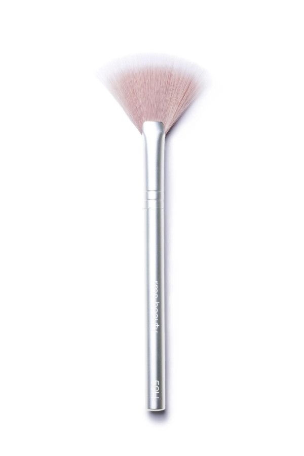 Skin2skin Fan Brush